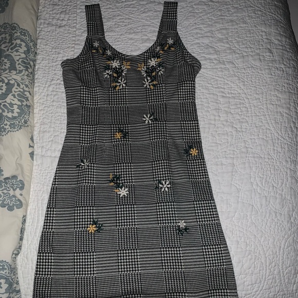 Topshop Houndstooth Embroidered Mini Dress - Picture 2 of 4